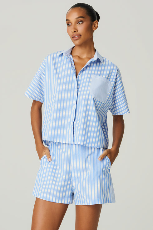 SHORTS LISTRADO AZUL CLARO